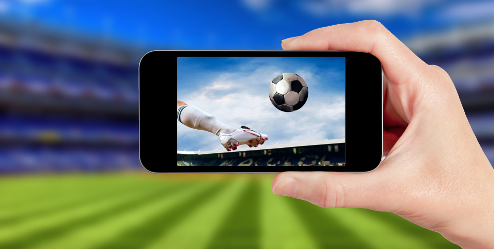 Football game on mobile phone 1000