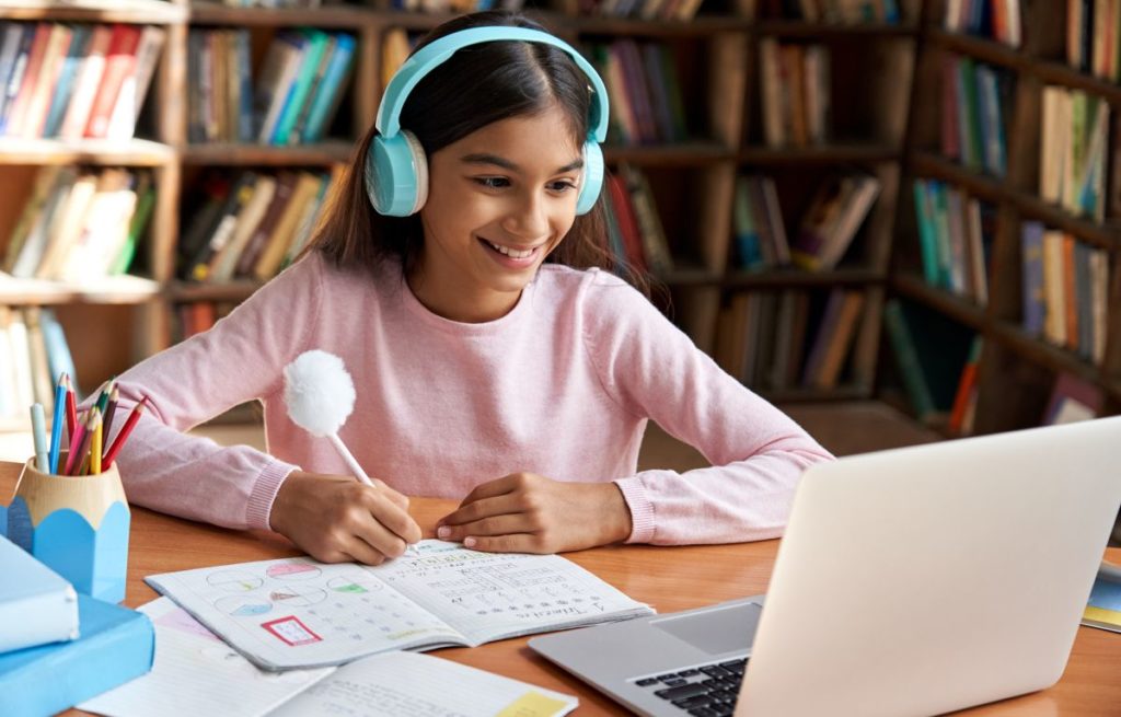 child learning in front of computer 1200