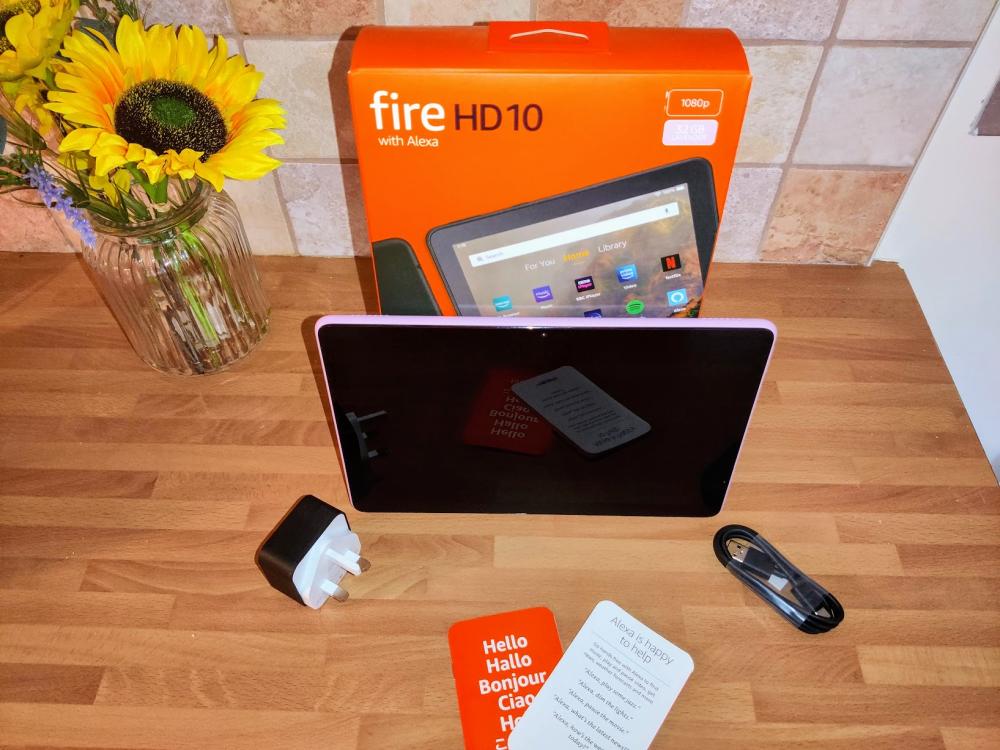 Fire HD 10 in the box