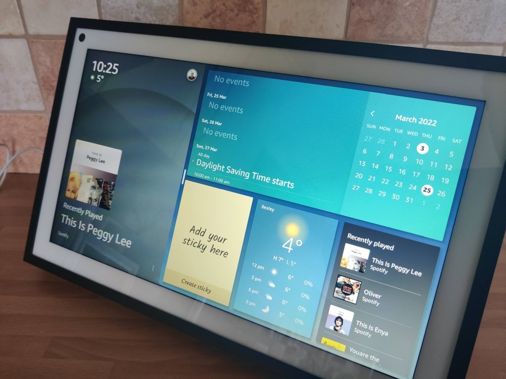 Echo Show 15 main screen