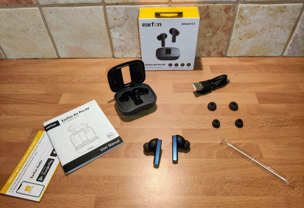Earfun Air Pro SV in the box
