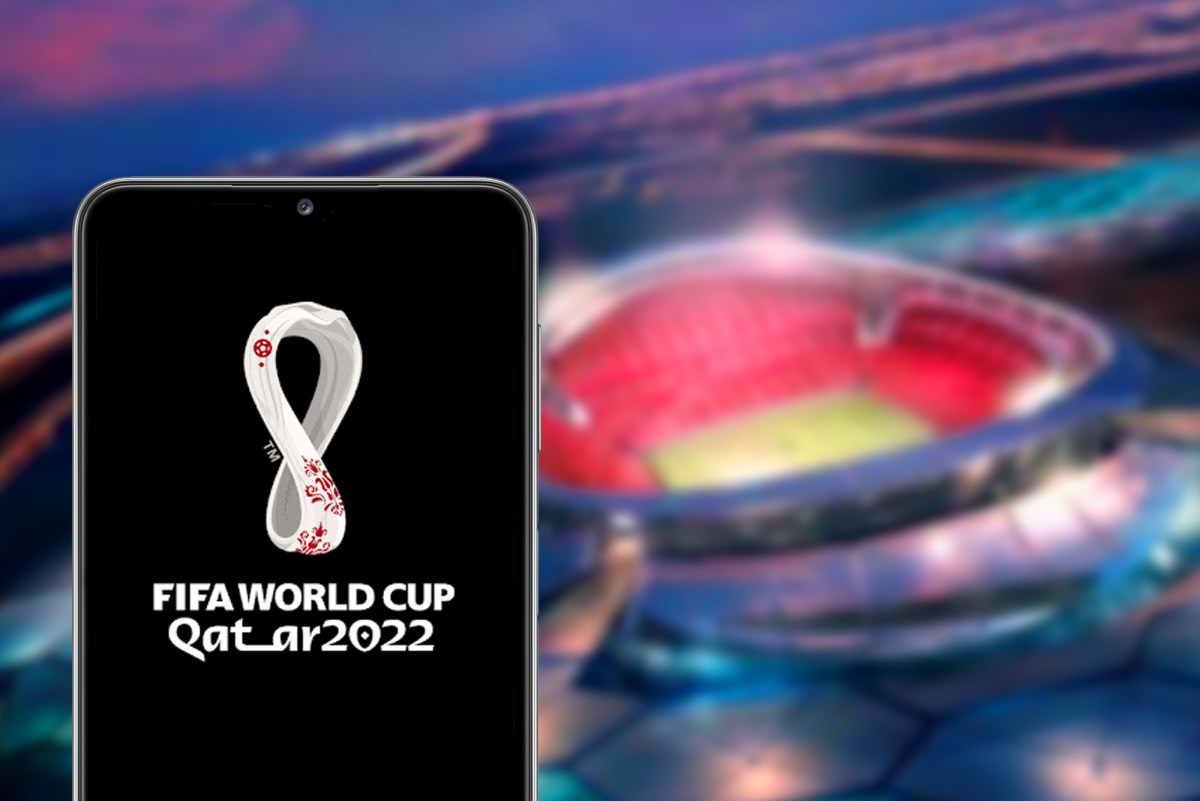 FIFA World Cup qatar 2022 logo on phone - deposit - Daniel Constante