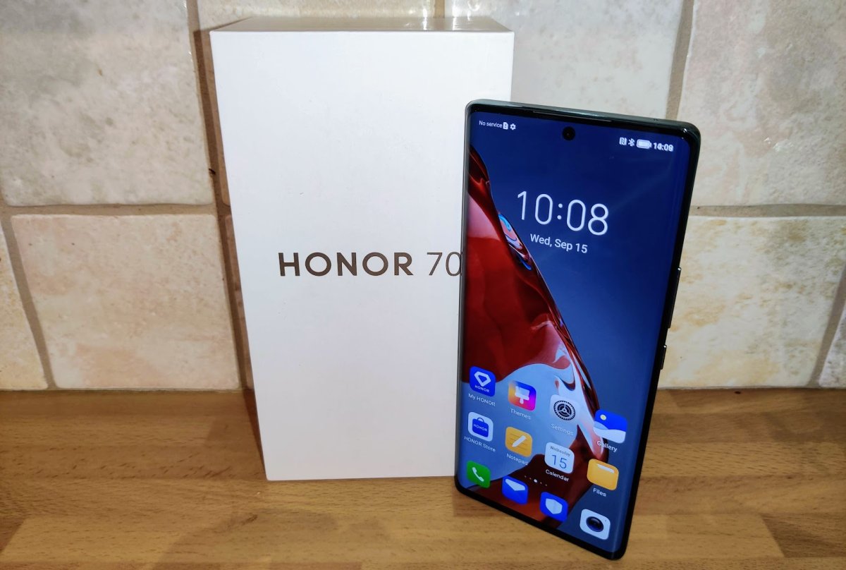 Honor 70 near box