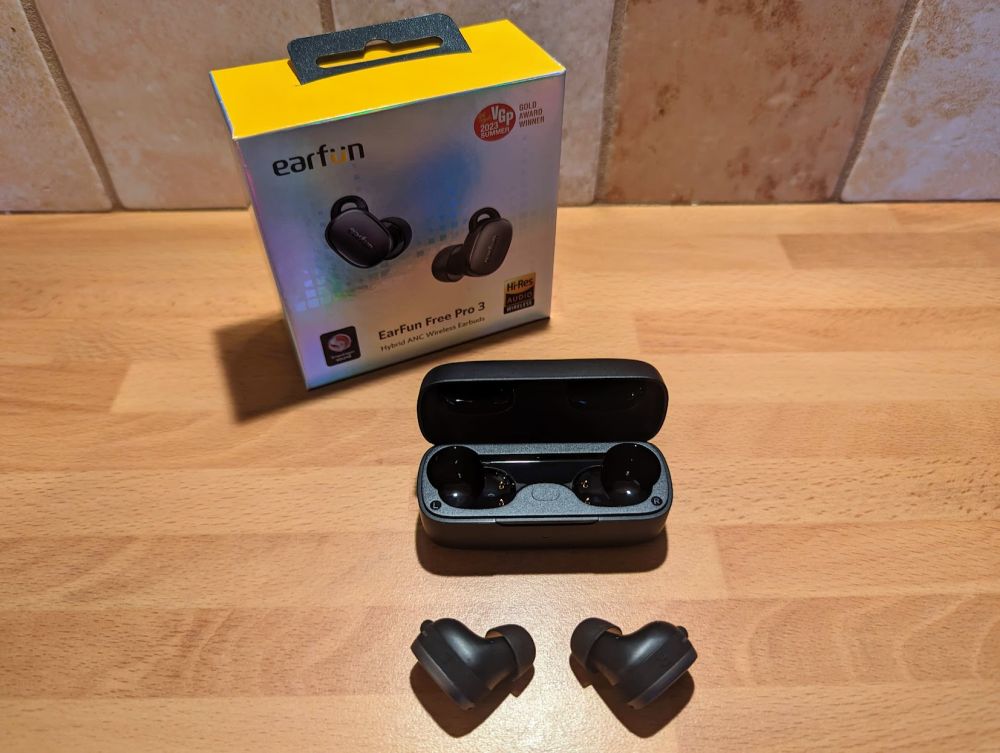 EarFun Free Pro 3 out of box