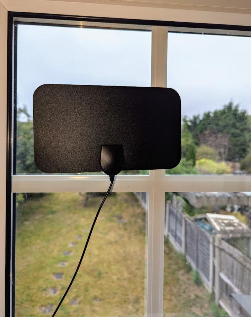 Aerial on window vertical