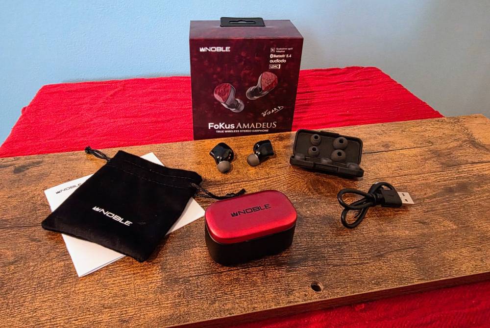 Fokus Amadeus box contents