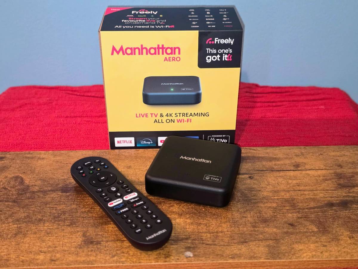 Manhattan Aero near box red Manhattan Aero near box red