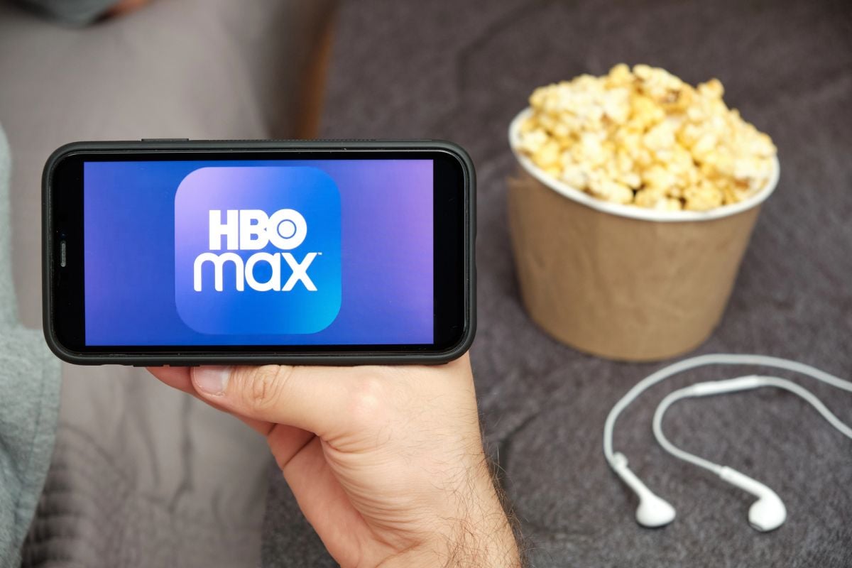 HBO Max on phone popcorn - deposit - vladimir